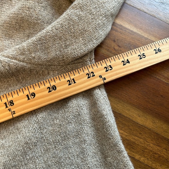 NWT Banana Republic Button Up Beige Brown Cardigan Sweater Size Large - Picture 3 of 7